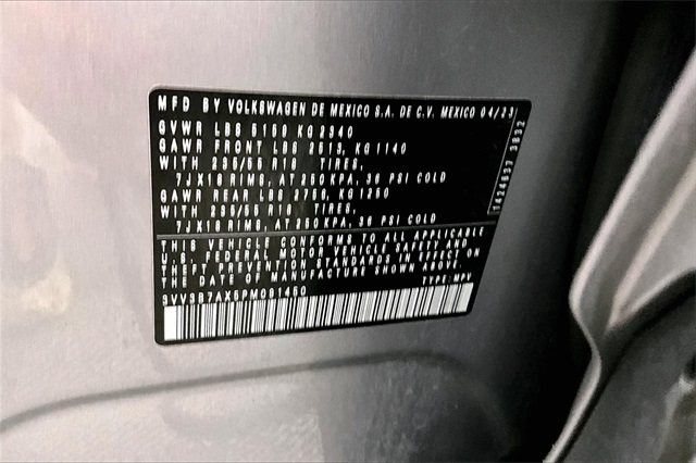 Vehicle image 35 of 37