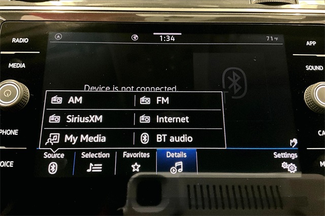 Vehicle image 34 of 37