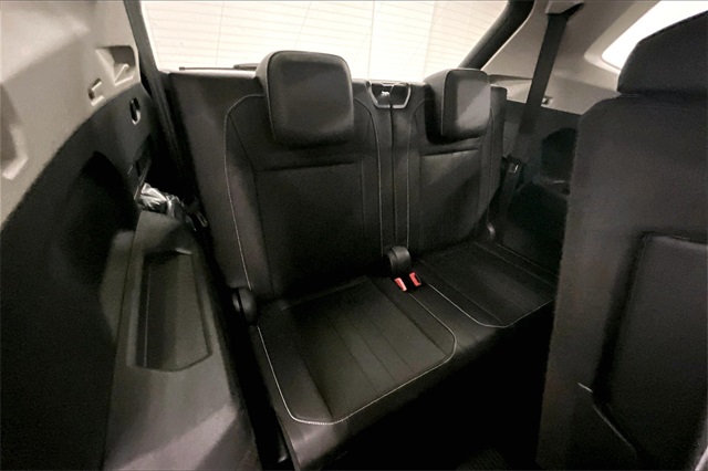 Vehicle image 28 of 37
