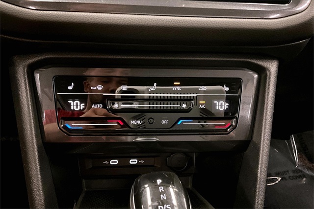 Vehicle image 27 of 37