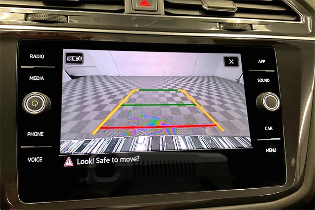 Vehicle image 26 of 37