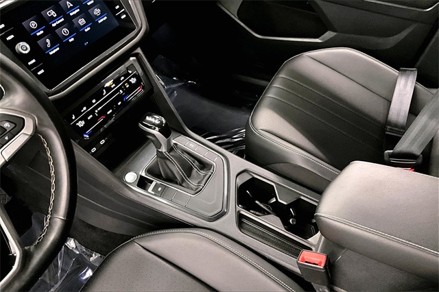 Vehicle image 14 of 37