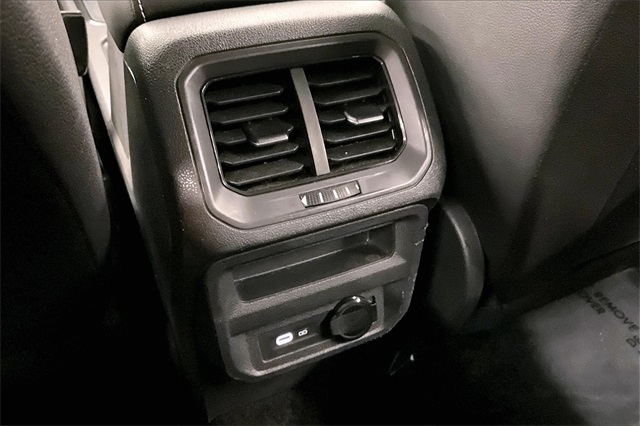 Vehicle image 29 of 37