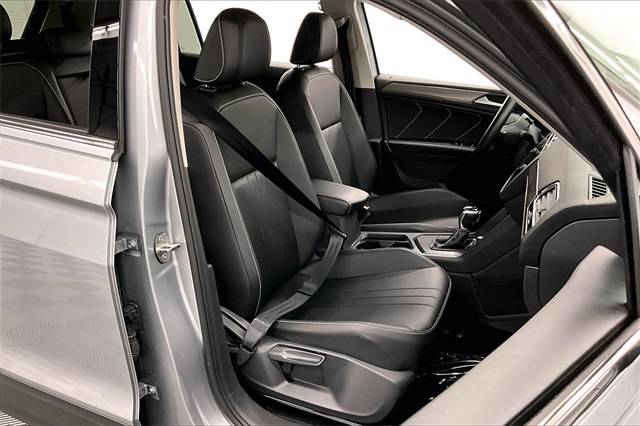 Vehicle image 9 of 37