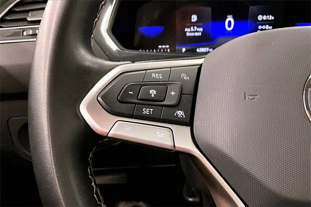 Vehicle image 23 of 37