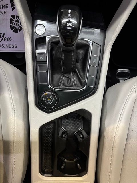 Vehicle image 20 of 25