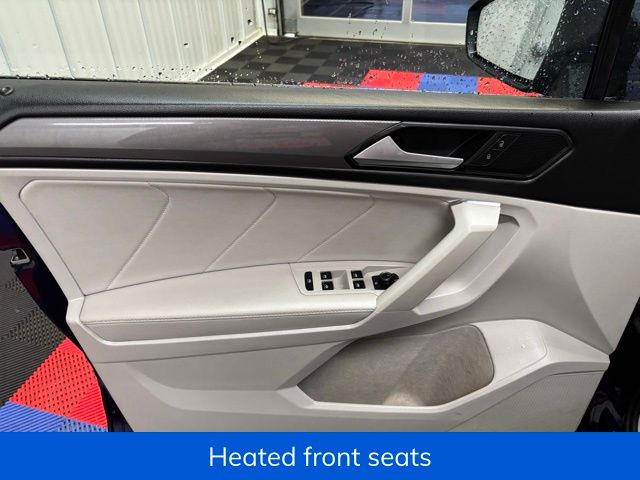 Vehicle image 9 of 25