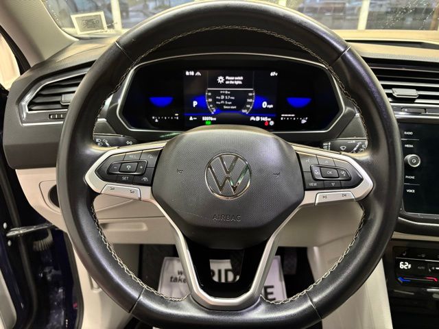 Vehicle image 15 of 25