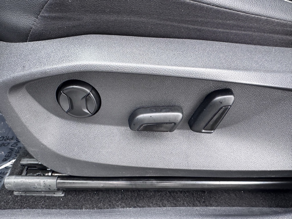 2023 Volkswagen Tiguan SE Image 40 of 42