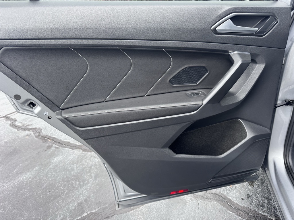 2023 Volkswagen Tiguan SE Image 30 of 42