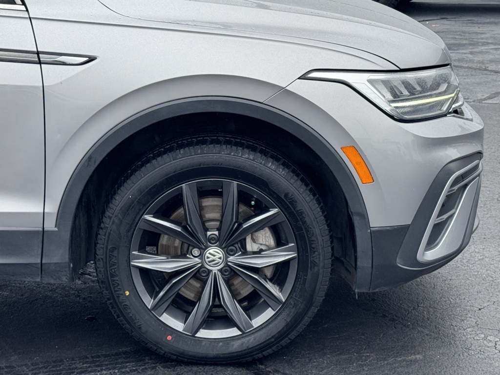 2023 Volkswagen Tiguan SE Image 12 of 42