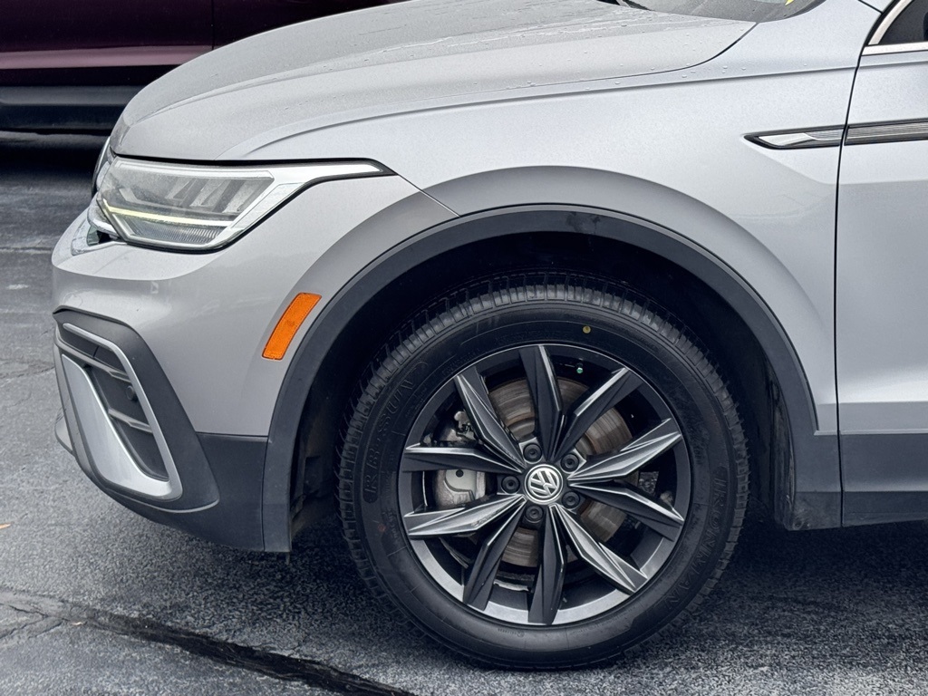 2023 Volkswagen Tiguan SE Image 13 of 42