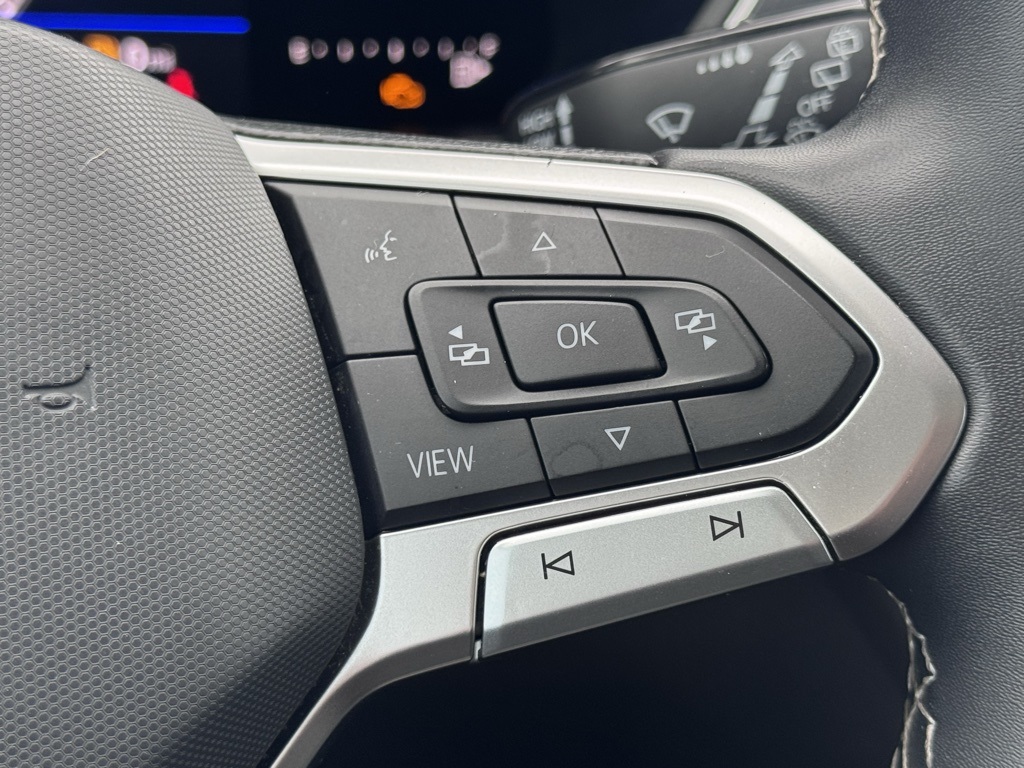 2023 Volkswagen Tiguan SE Image 35 of 42