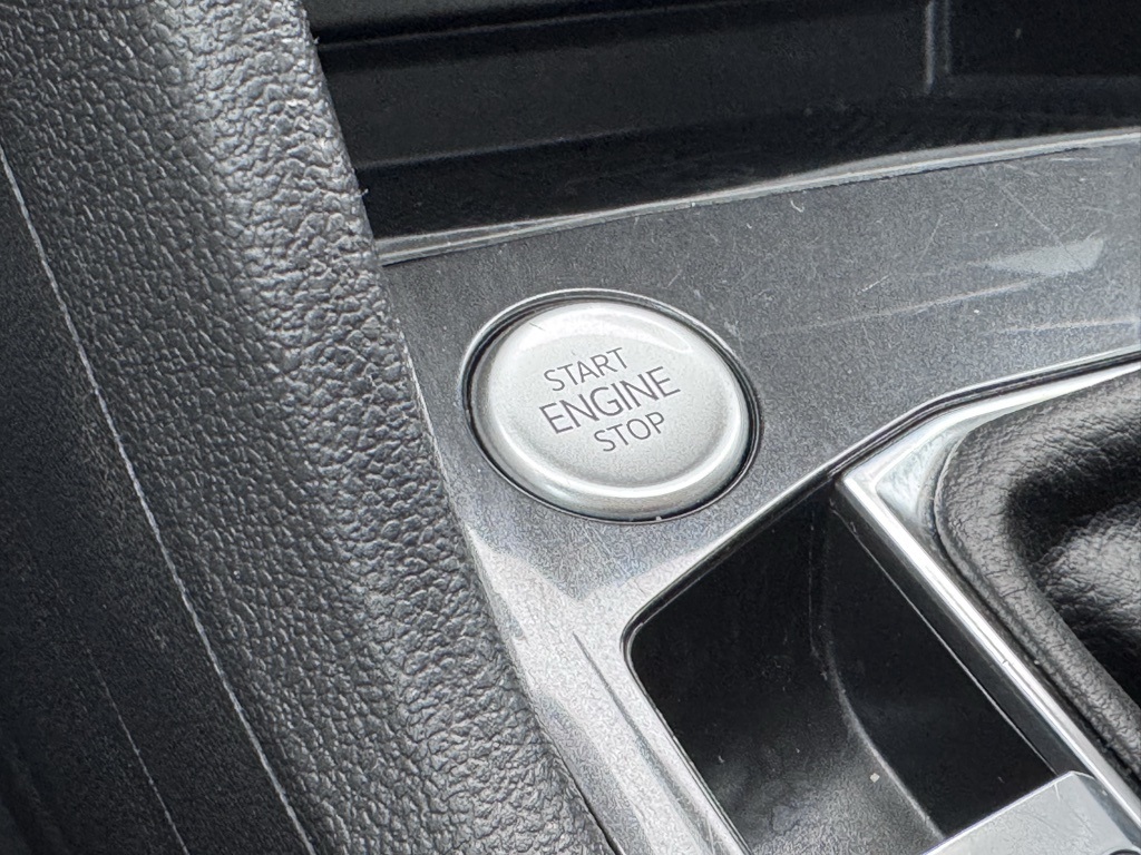 2023 Volkswagen Tiguan SE Image 39 of 42