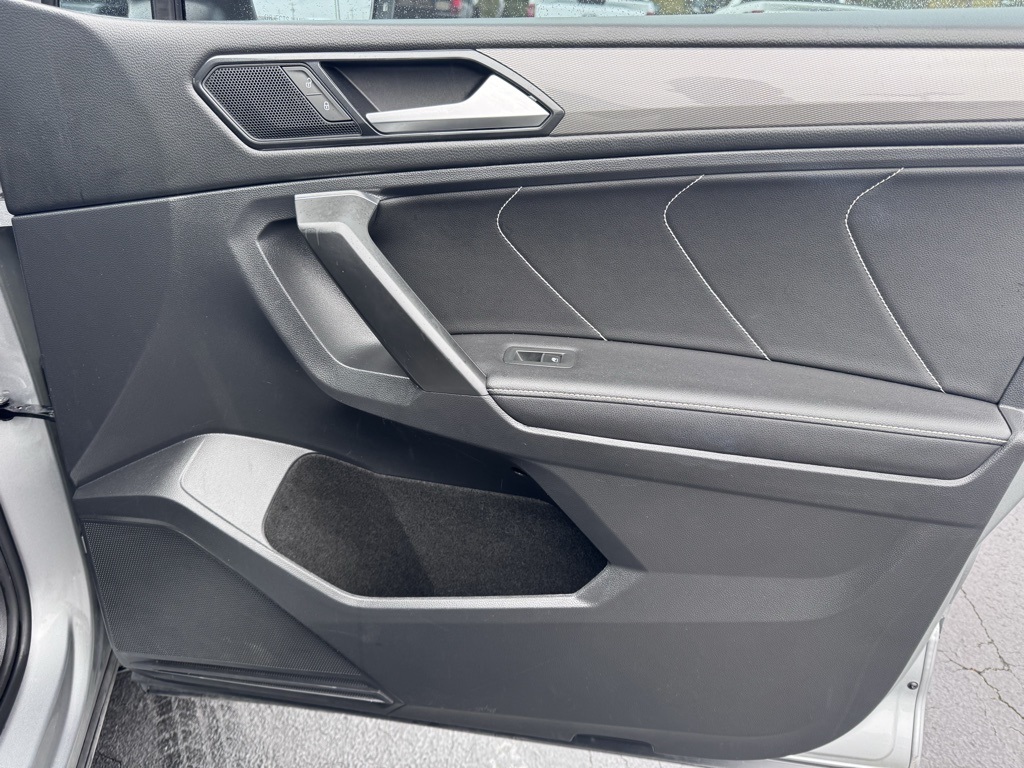 2023 Volkswagen Tiguan SE Image 31 of 42