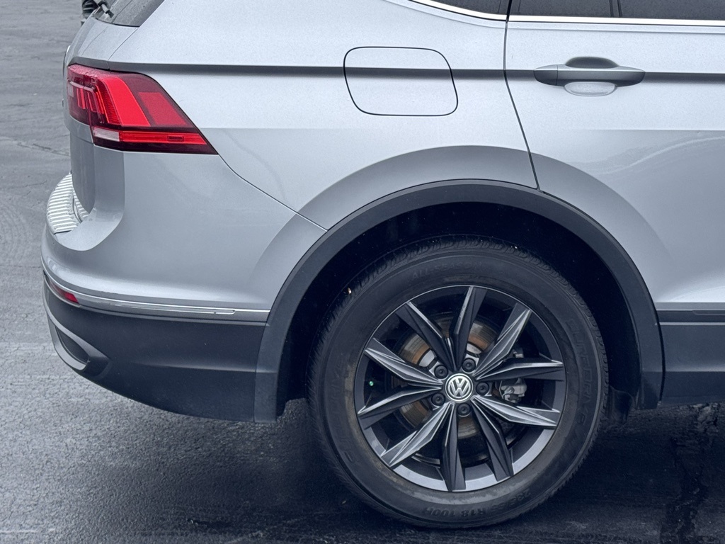 2023 Volkswagen Tiguan SE Image 15 of 42