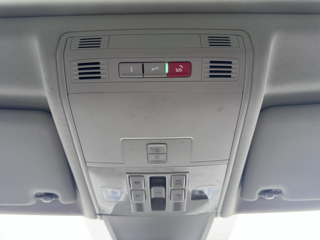 2023 Volkswagen Tiguan SE Image 33 of 42