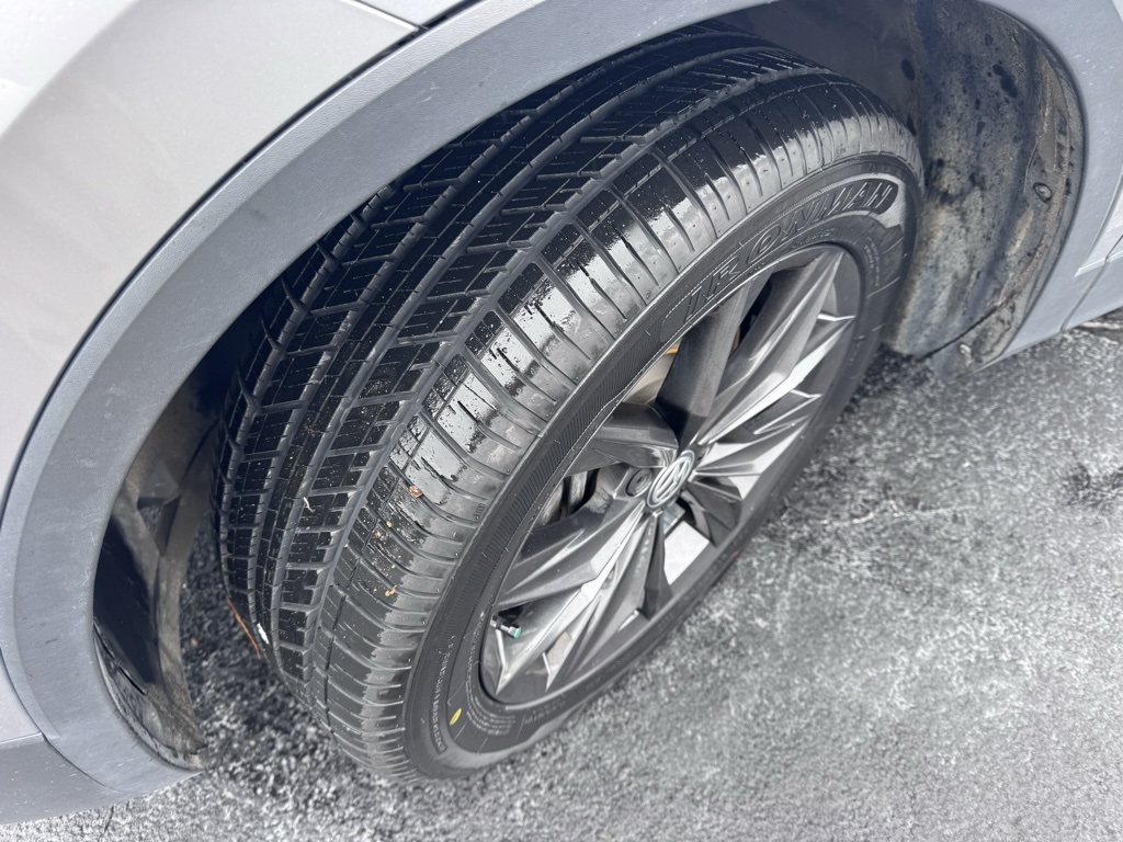 2023 Volkswagen Tiguan SE Image 14 of 42