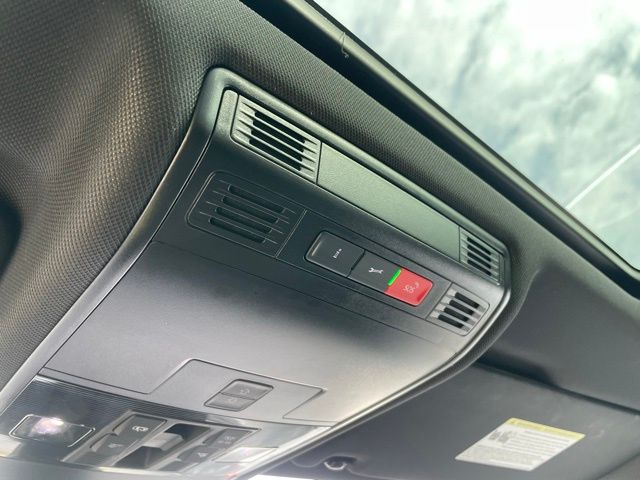 Vehicle image 22 of 30