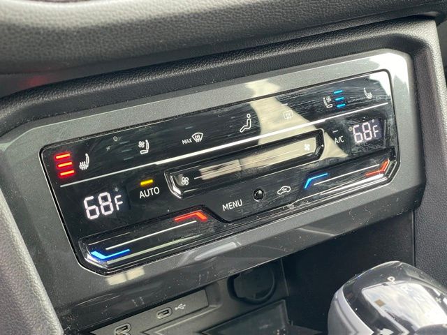 Vehicle image 17 of 30