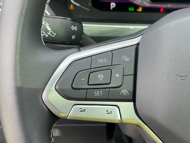 Vehicle image 15 of 30