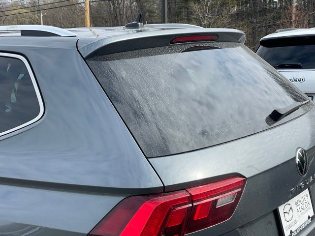 Vehicle image 24 of 30