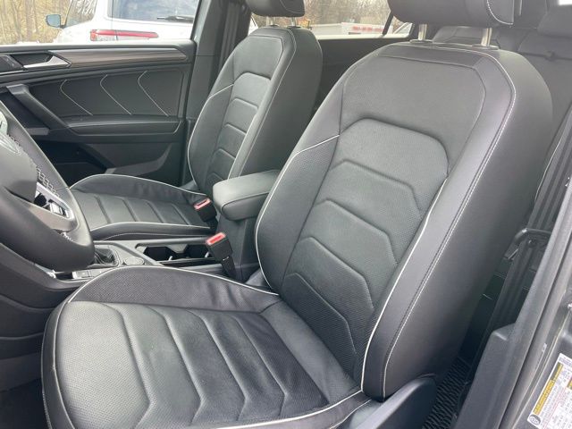 Vehicle image 7 of 30