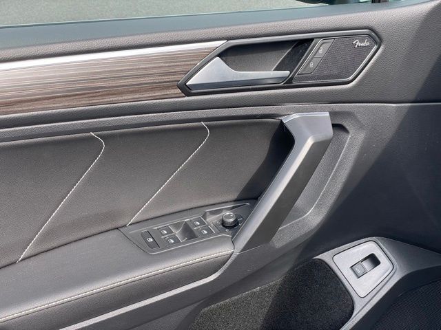 Vehicle image 12 of 30