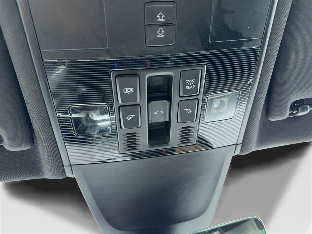 Vehicle image 34 of 60