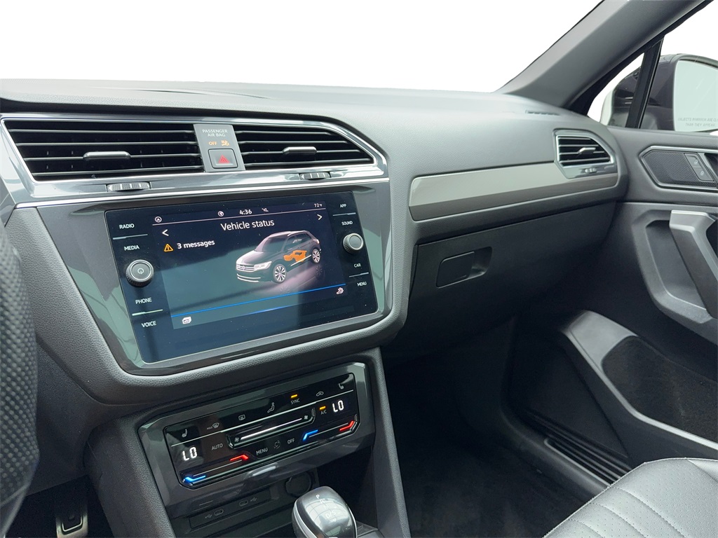 Vehicle image 24 of 60