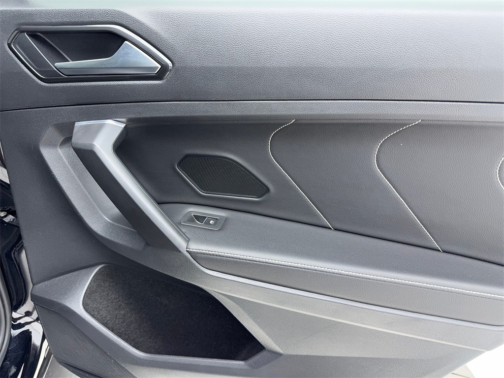 Vehicle image 48 of 60