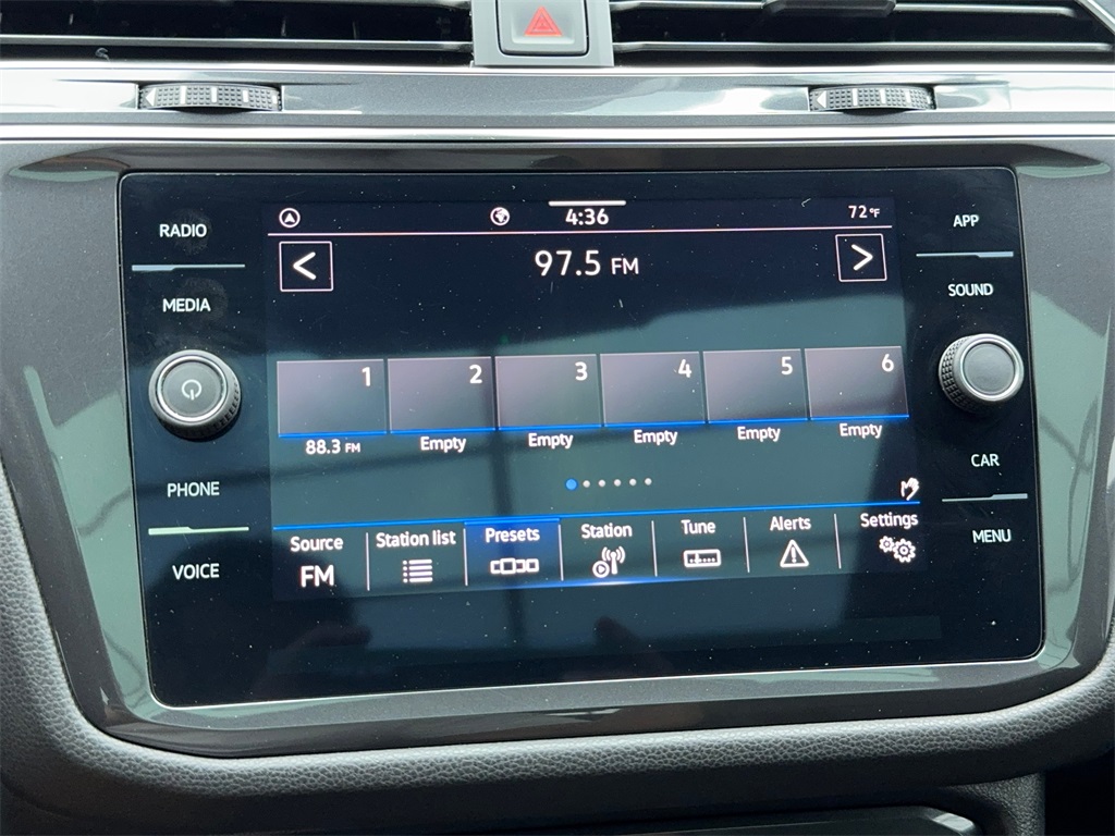 Vehicle image 28 of 60