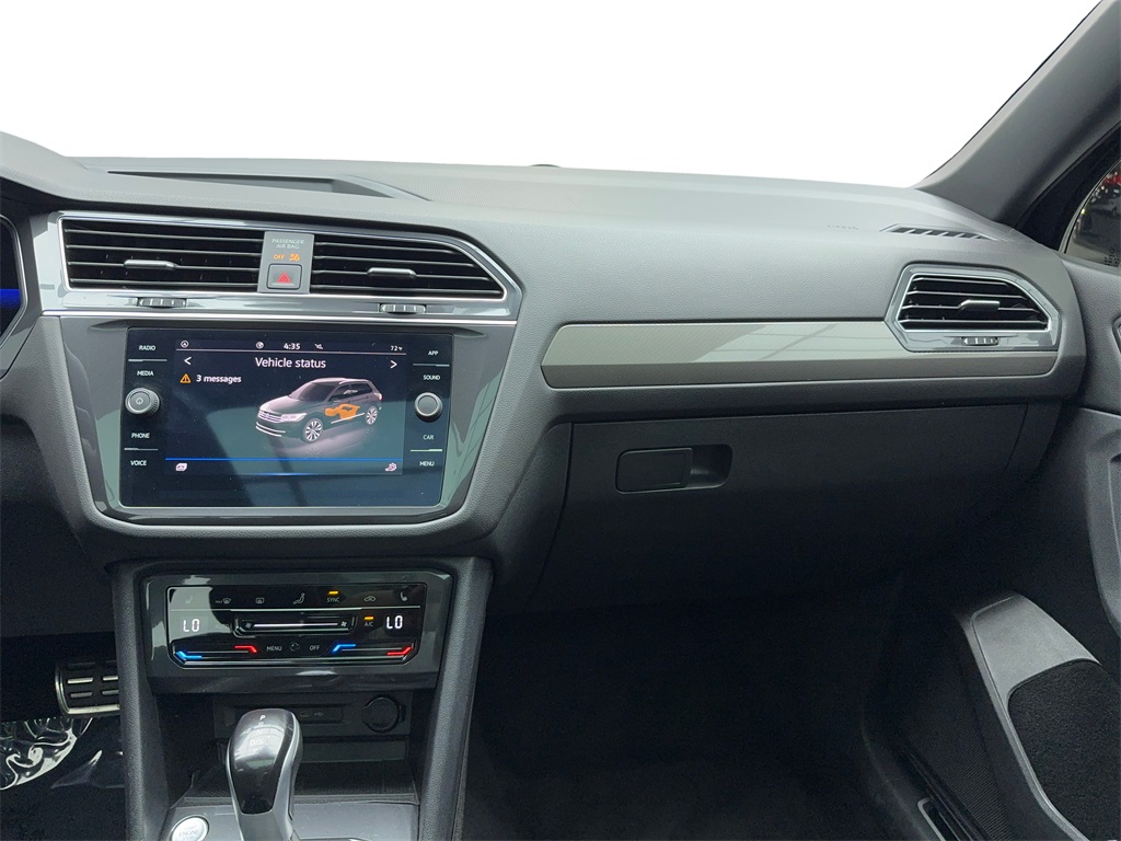 Vehicle image 19 of 60