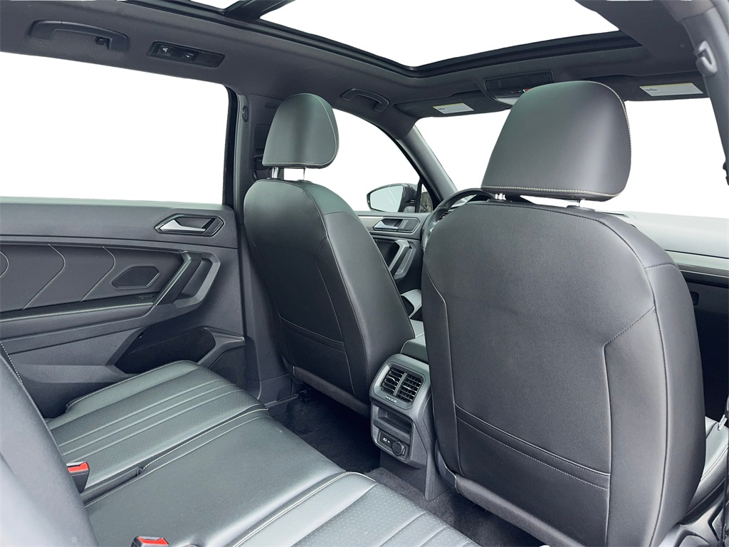 Vehicle image 47 of 60