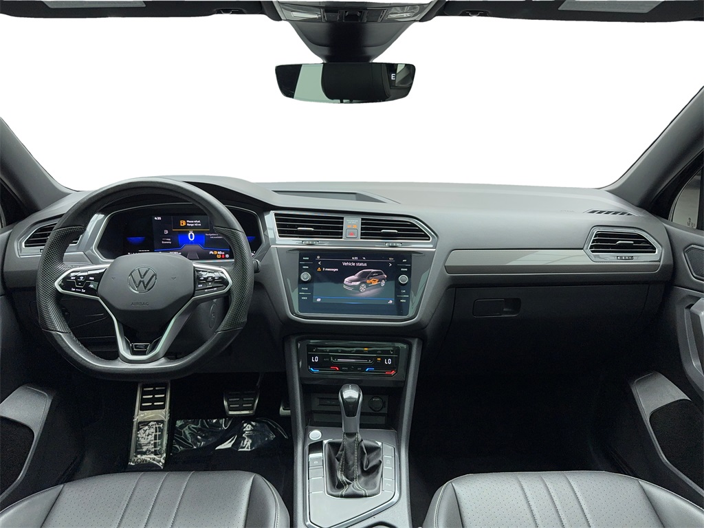 Vehicle image 16 of 60