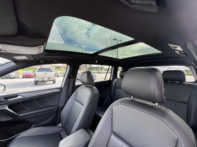 Vehicle image 29 of 35