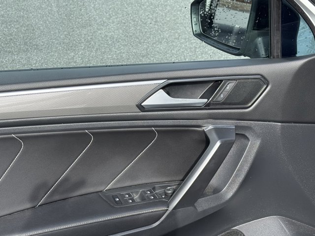 Vehicle image 13 of 35