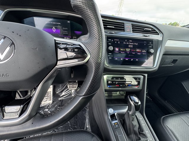Vehicle image 21 of 35