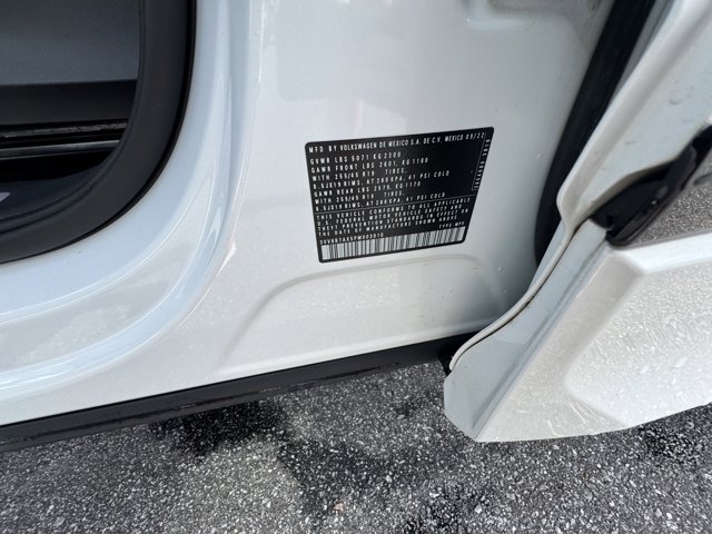 Vehicle image 34 of 35