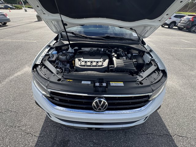 Vehicle image 33 of 35