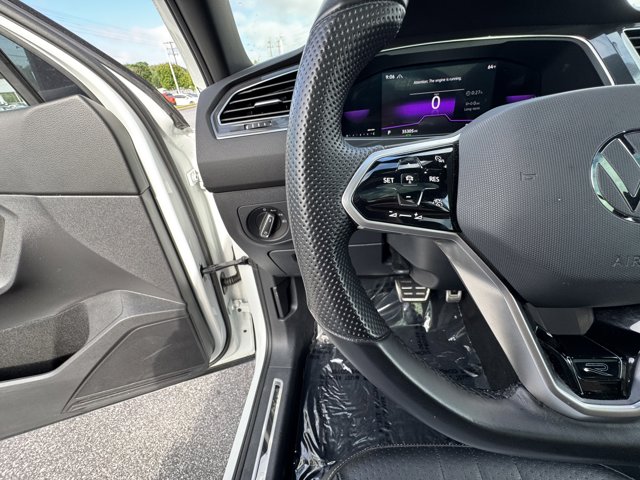 Vehicle image 19 of 35