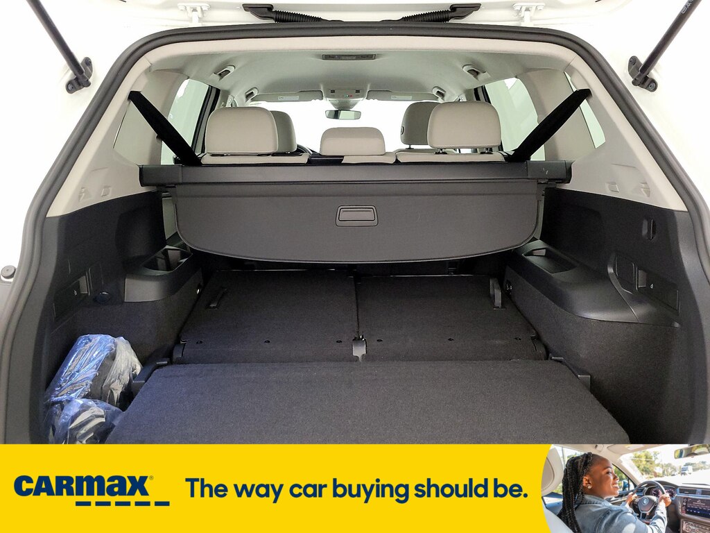 Vehicle image 25 of 27
