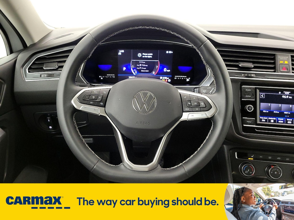 Vehicle image 13 of 27