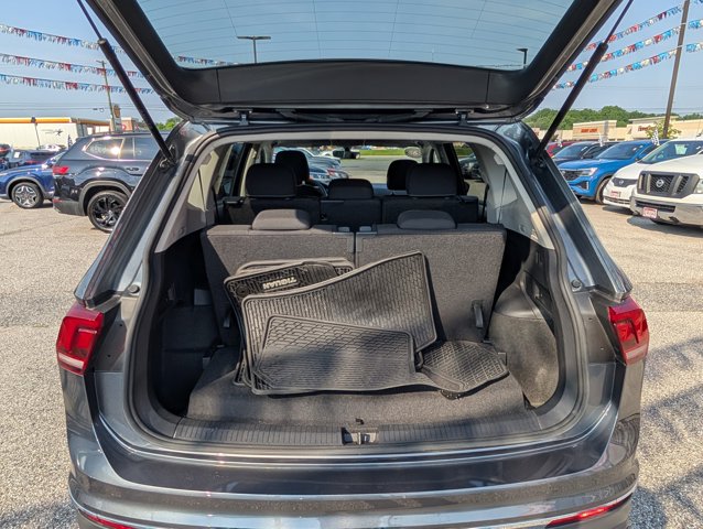 Vehicle image 13 of 37