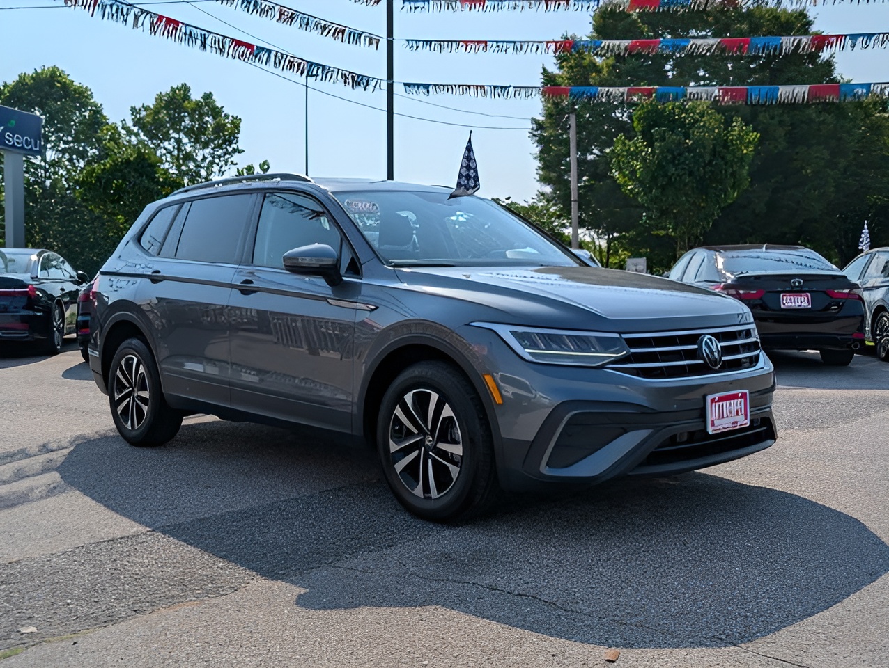 Vehicle image 31 of 37