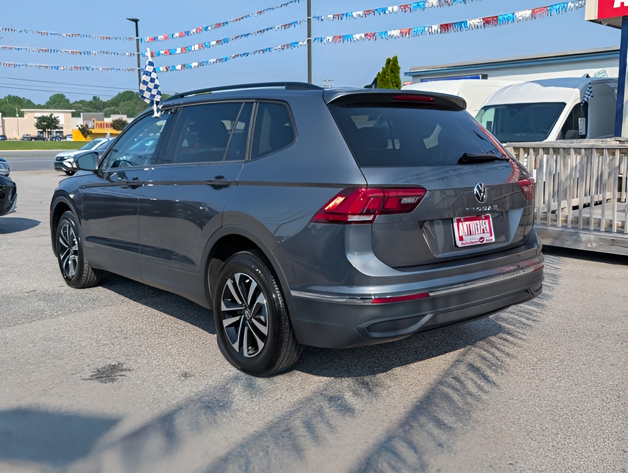 Vehicle image 36 of 37