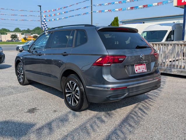 Vehicle image 8 of 37