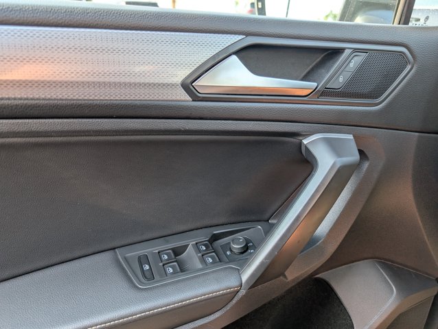 Vehicle image 19 of 37