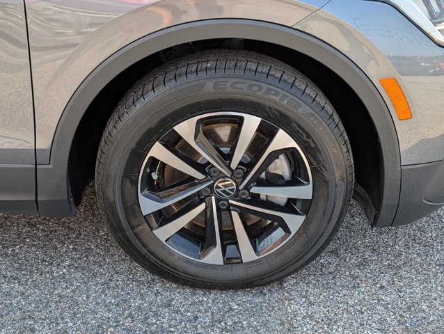 Vehicle image 10 of 37