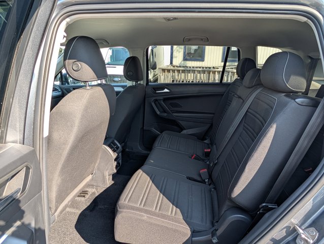 Vehicle image 15 of 37
